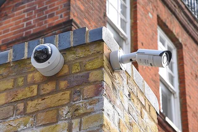 Alarm Rumah dengan Kamera CCTV