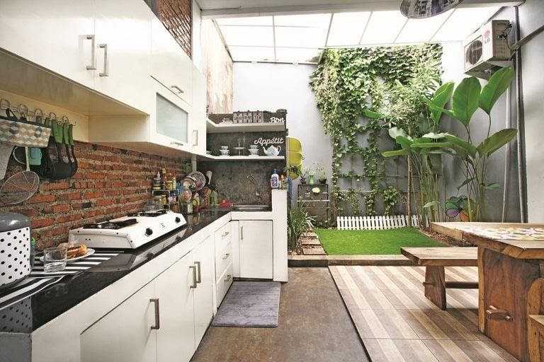 Dapur Semi Outdoor yang Elegan