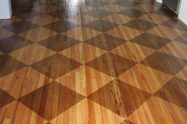 Keramik Motif Kayu dengan Pola Papan Catur