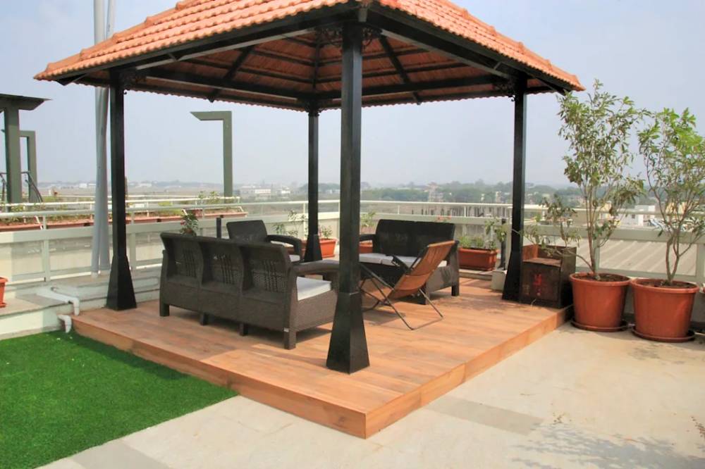 Rooftop Garden dengan Gazebo