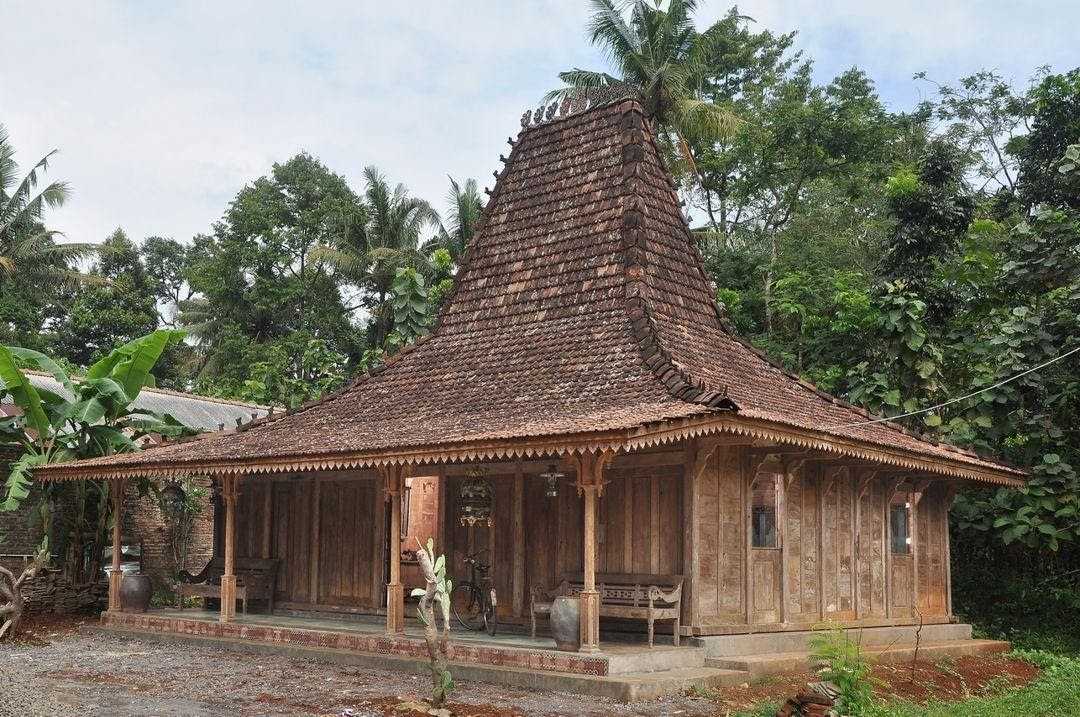 Rumah Adat Joglo Sinom